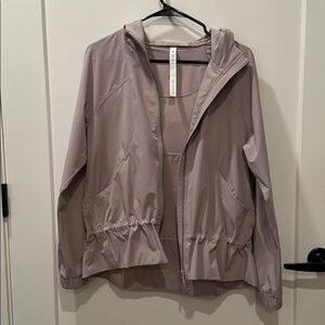 Lululemon packable rain jacket size 8
